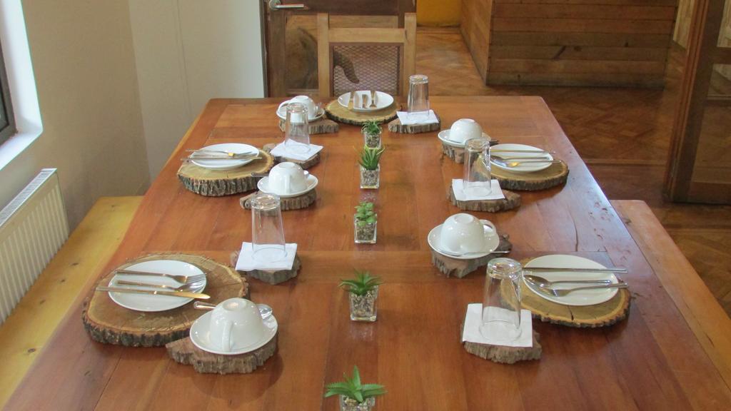 Hostal Caracol Hotel