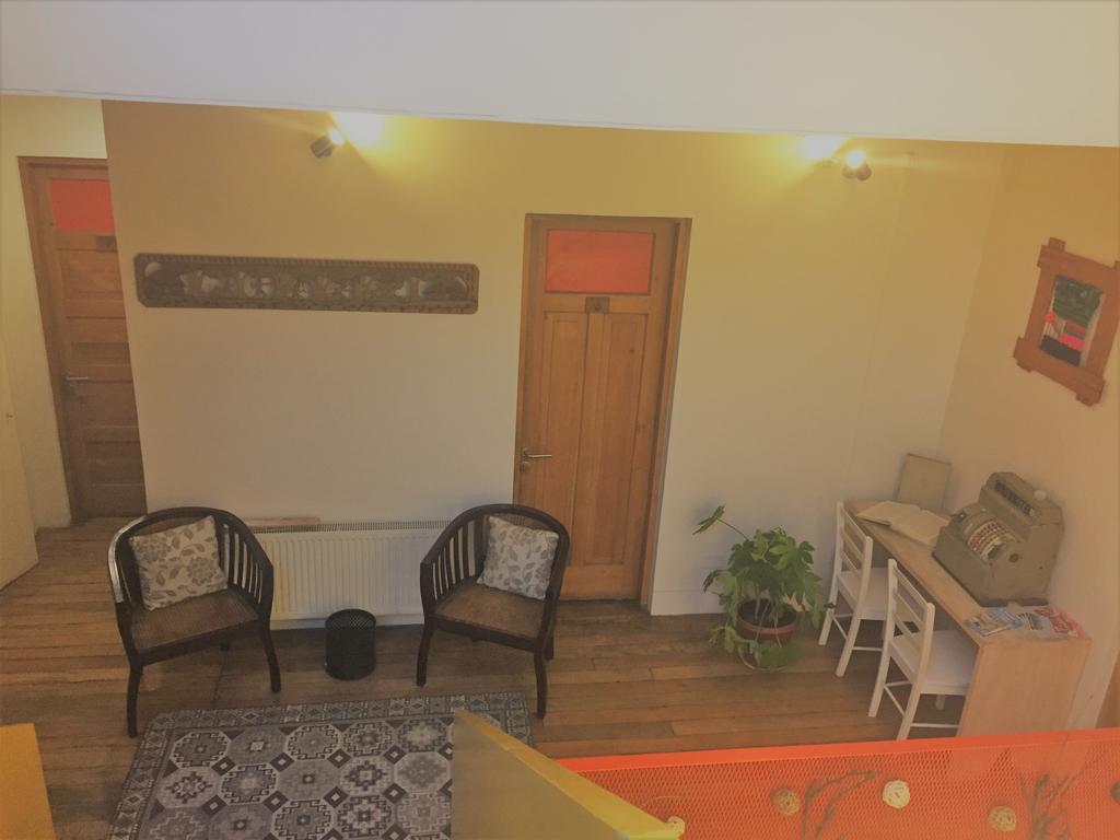 Hostal Caracol Hotel